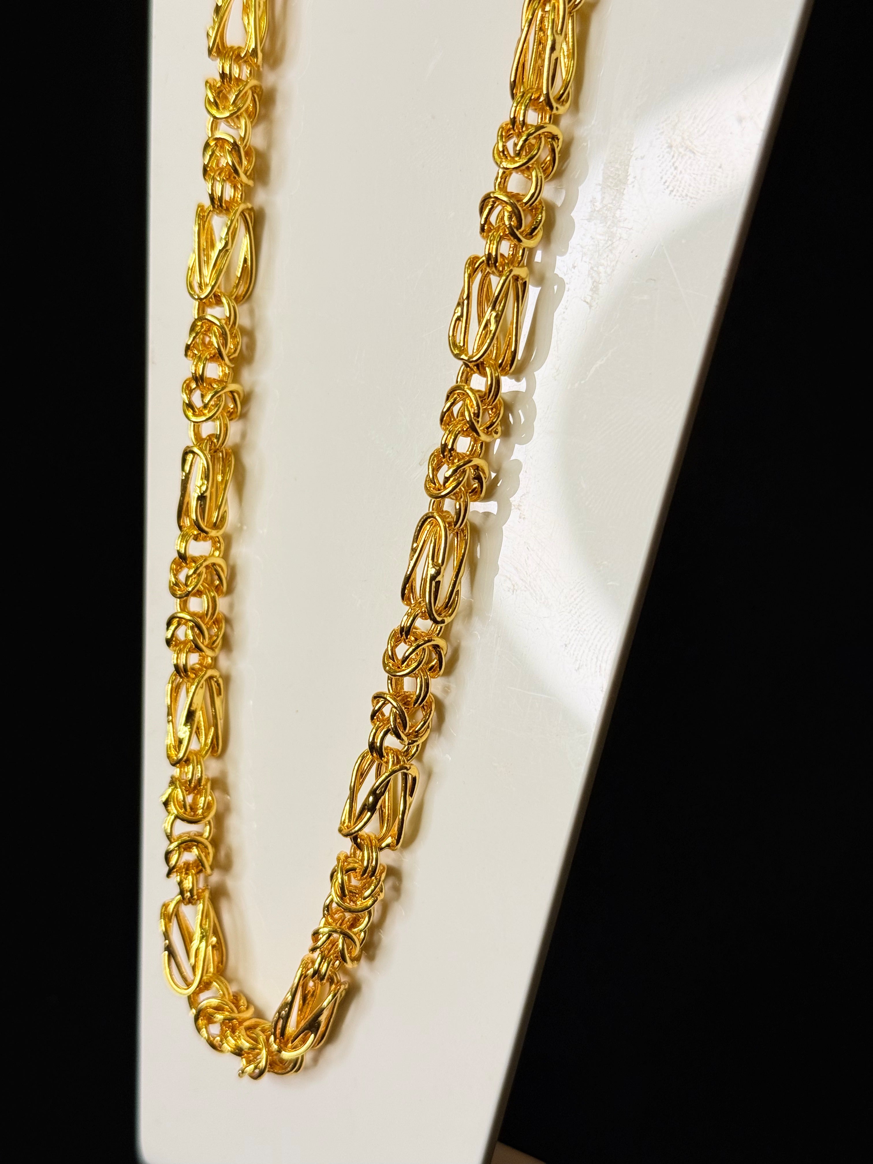 GOLDEN CLASSY MENS CHAIN