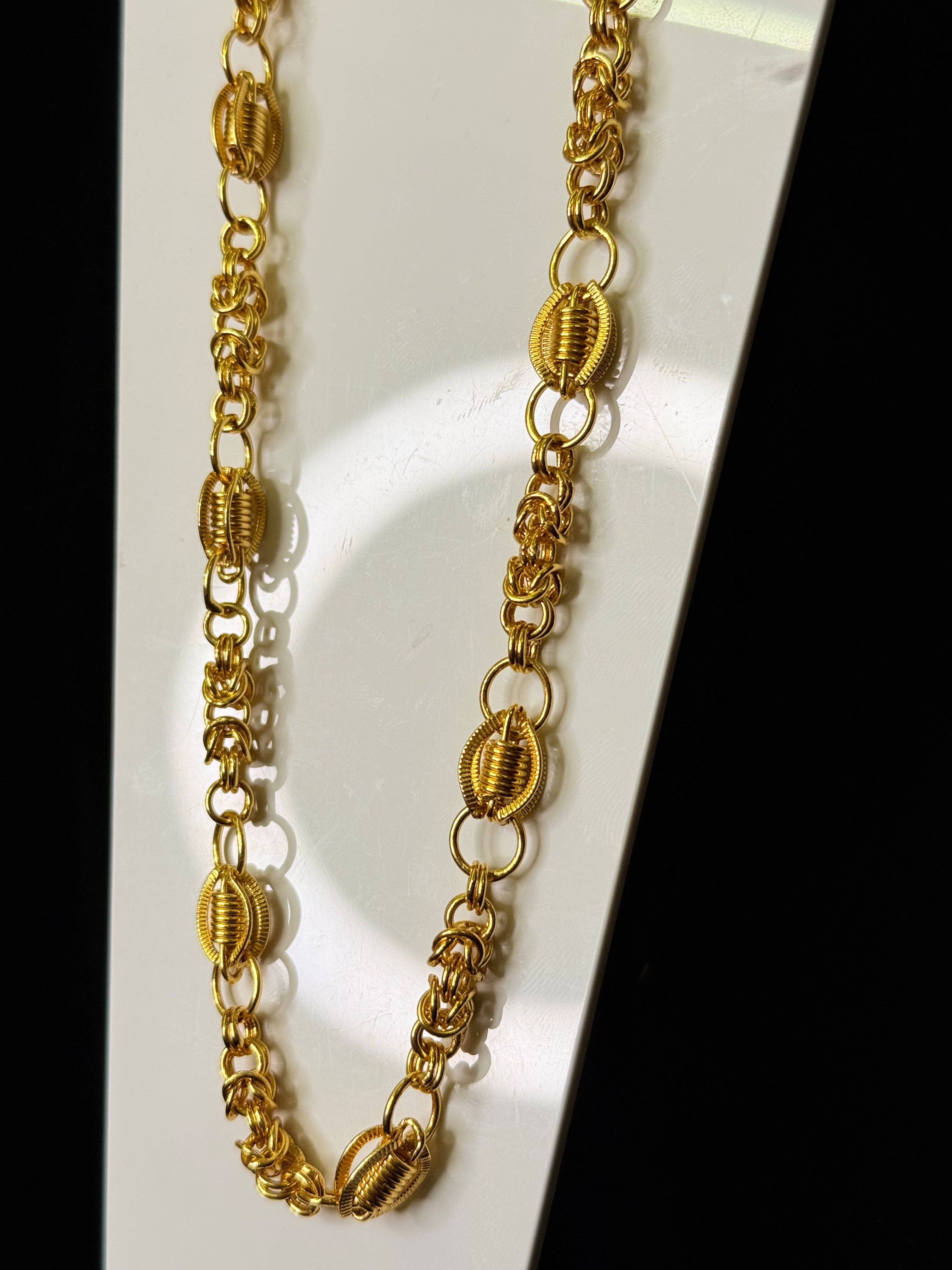 GOLDEN CLASSY MENS CHAIN