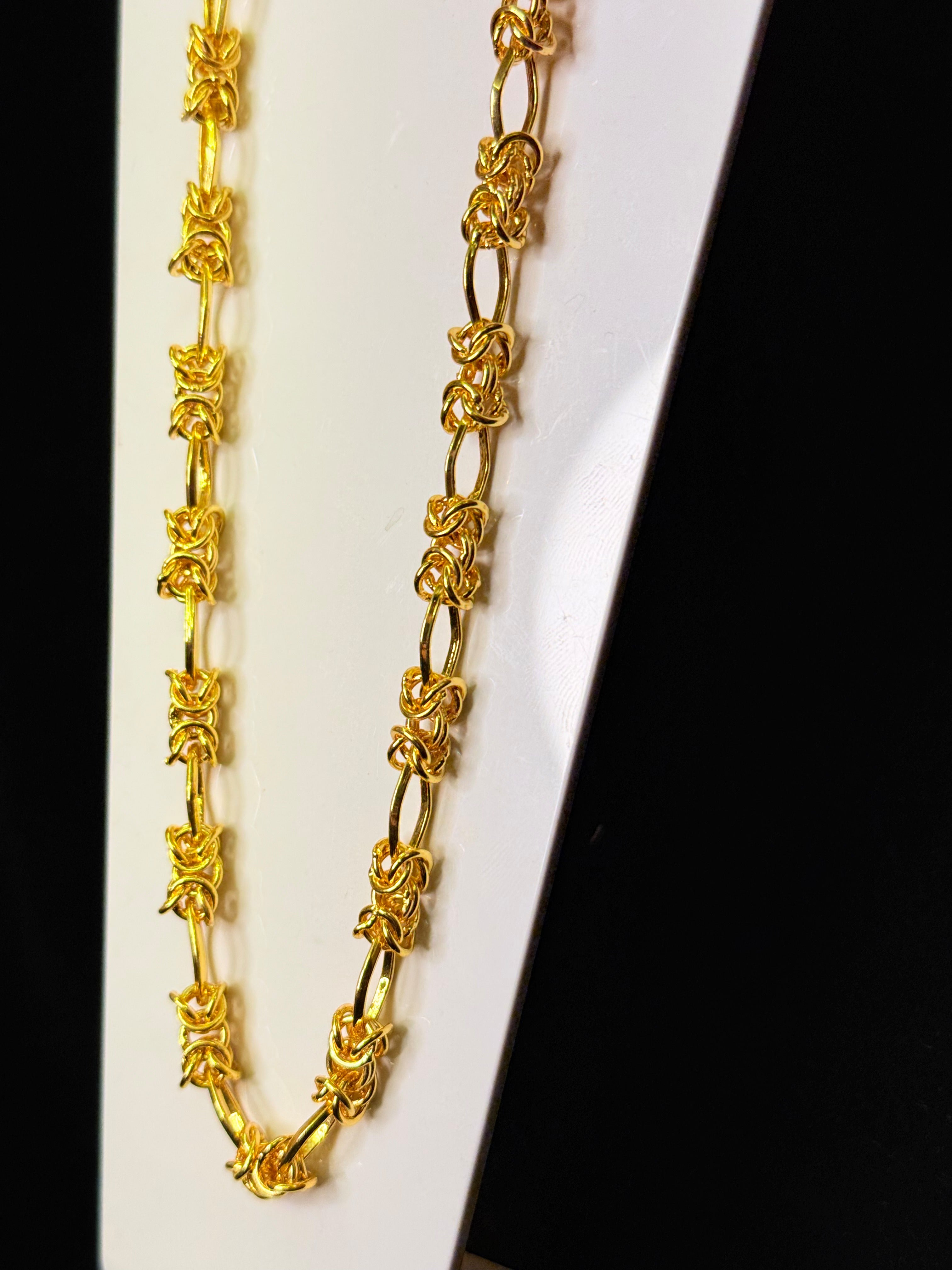 GOLDEN CLASSY MENS CHAIN