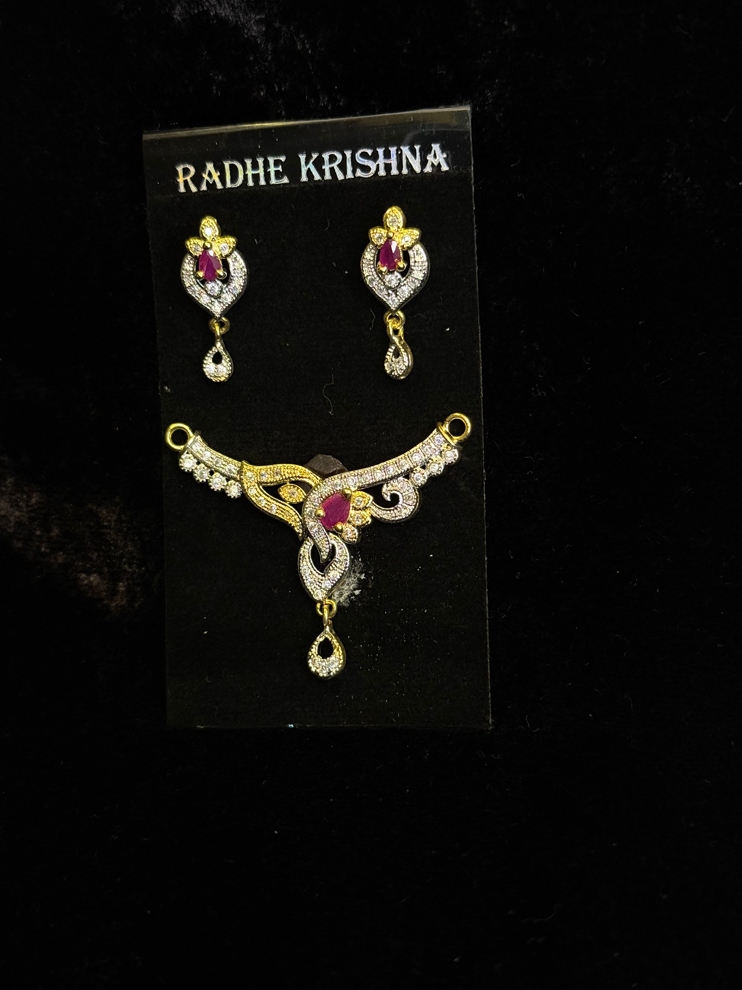 Pendant-earring set