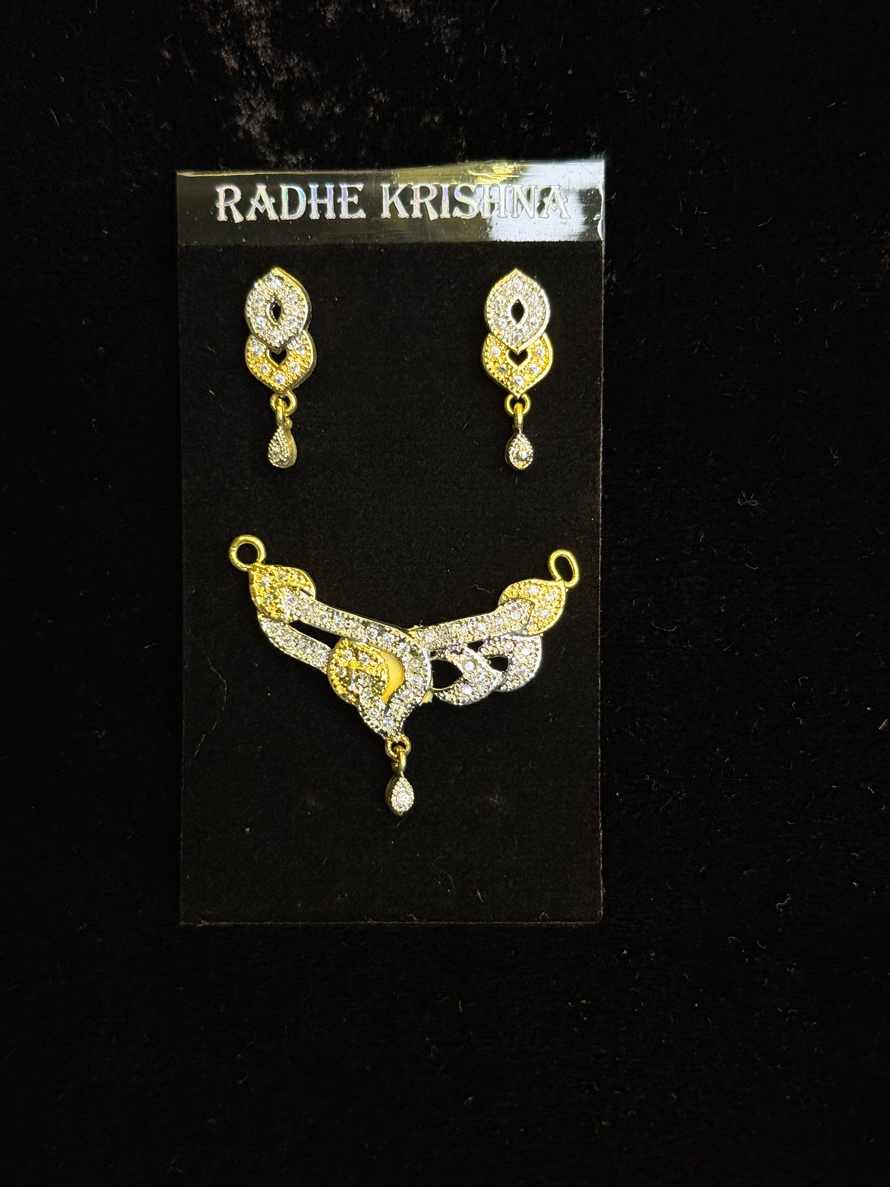 Pendant-earring set