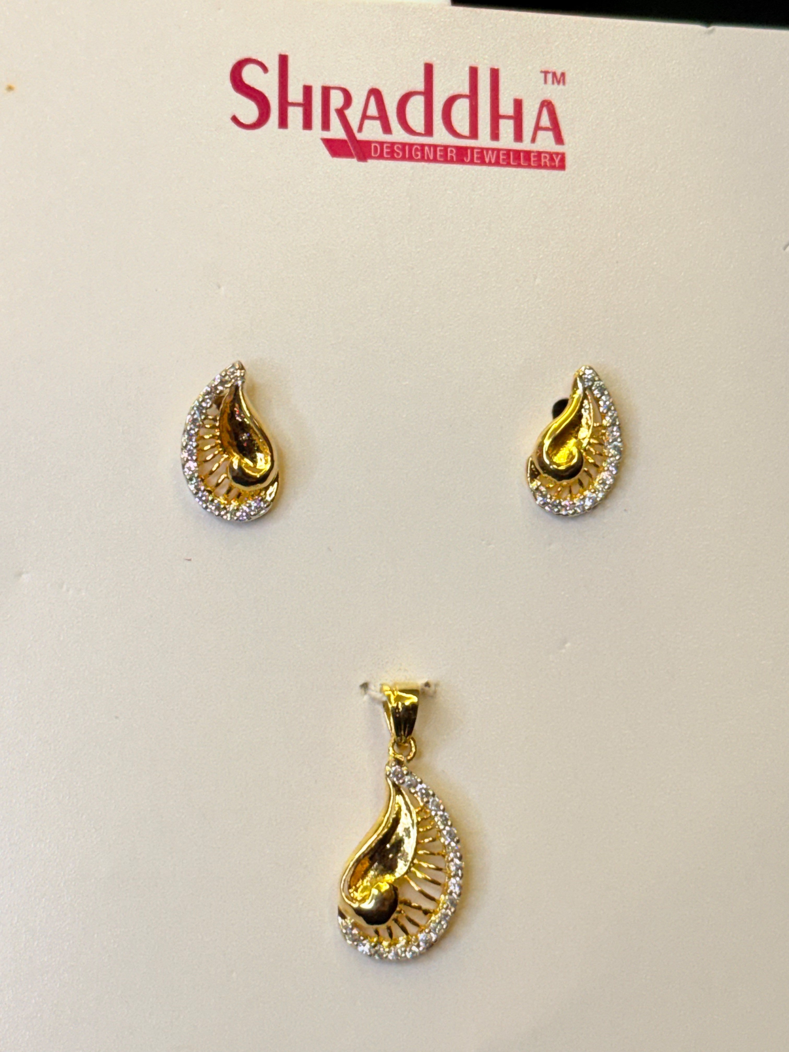 Pendant-earring set