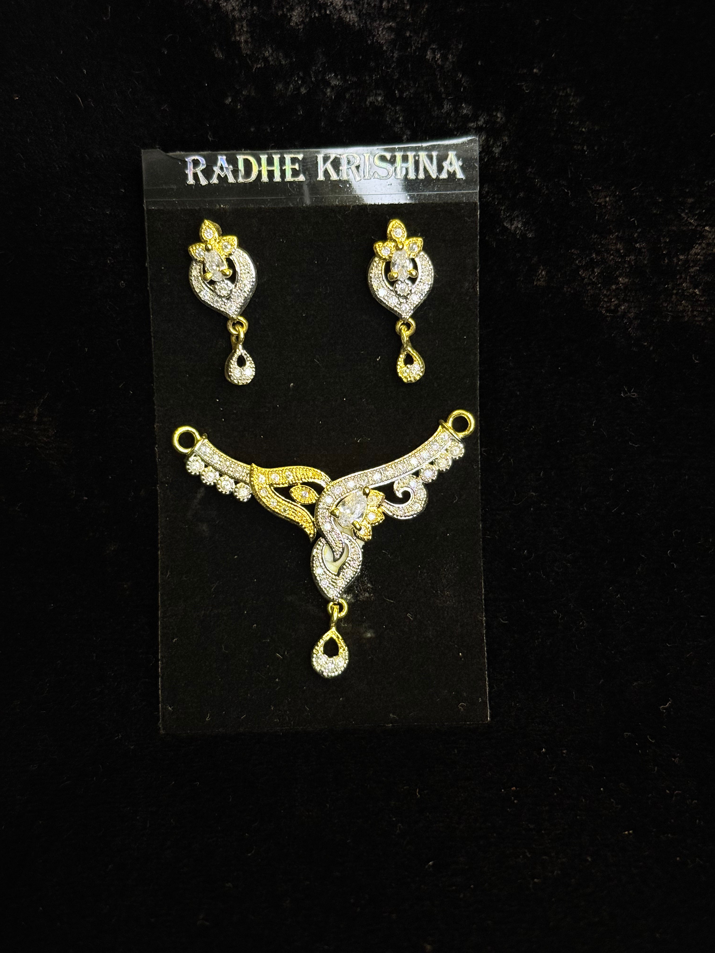 Pendant-earring set