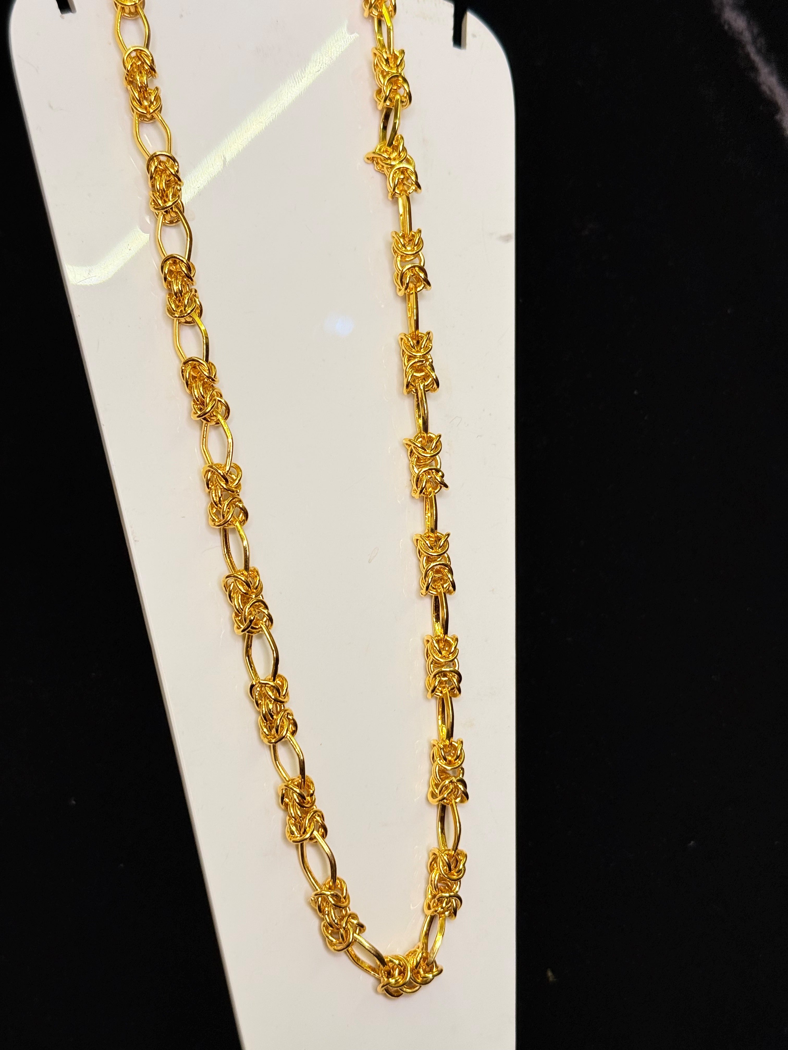 GOLDEN CLASSY MENS CHAIN